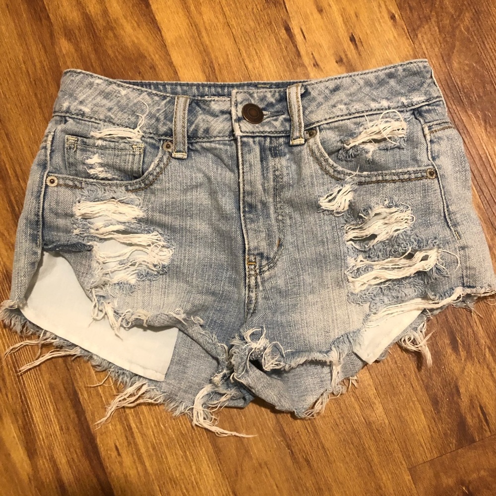 High waisted distressed American Eagle jean shorts
